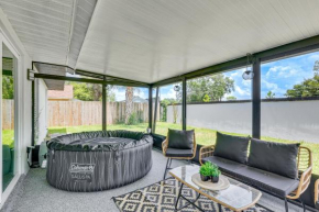 16 Mi to Downtown Tampa Home with Hot Tub!